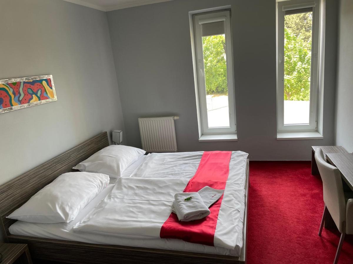 קופריבניצה Hotel Olympia מראה חיצוני תמונה