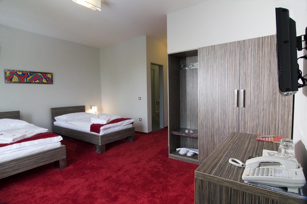 קופריבניצה Hotel Olympia מראה חיצוני תמונה