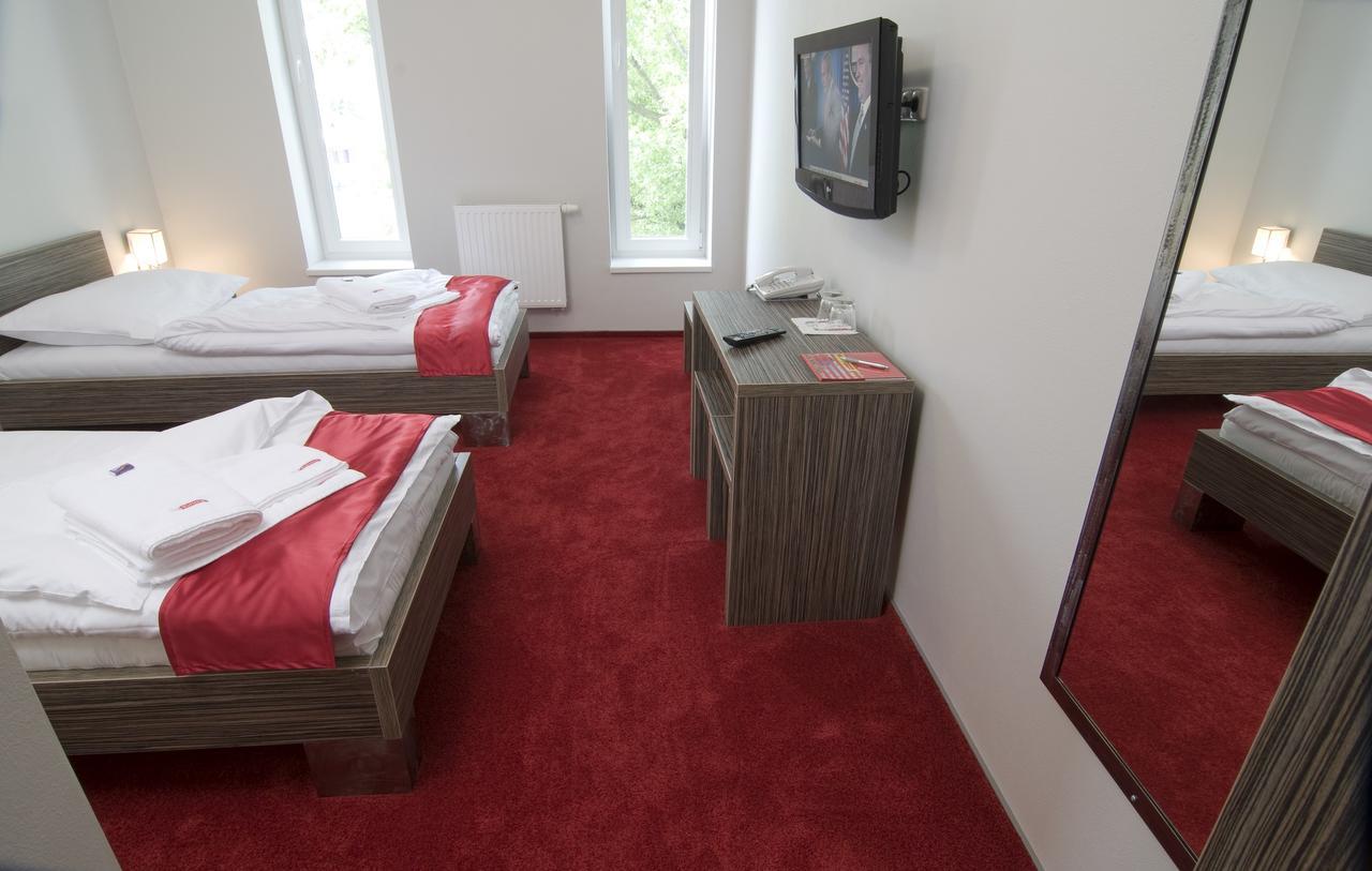 קופריבניצה Hotel Olympia מראה חיצוני תמונה